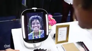 HiMirror Mini judges your skin