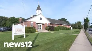 Bay Shore Christian School parents left without answers as owners move to shut down school| News 12