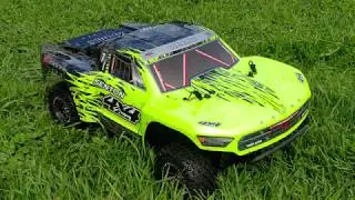 Arrma Senton 4X4 vs Traxxas Slash 4x4. Первый запуск Аррмы!
