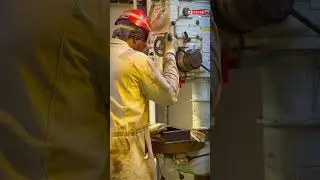 Machinist demonstrating how to use the Pedestal drilling Machine #ship #drilling #machine #engineer