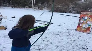 [Arrowsoft Sports] Shooting a Bow and Arrow in the Backyard in the Middle of the Winter!