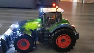 Blocher Traktor mit Frontkraftheber von Modellpr&auml;zision und Planierschild von Rc Favorit