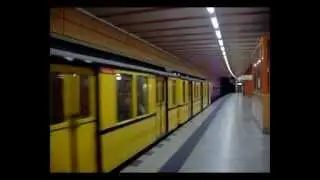 Berlin historische U- Bahn Ein- und Ausfahrten BII- Zug Gro&szlig;profil Linie U5