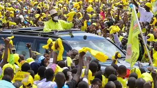 🔥 Museveni arrives amidst excitement from supporters in Mbale