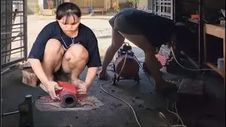 The genius girl successfully restored an old, dusty air compressor.