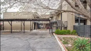 Cozy 2-Bed 1.5-Bath Apartment located in Oak Lawn!