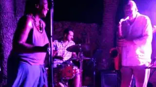 Teo Salv&aacute; - Something Natural - solo bateria