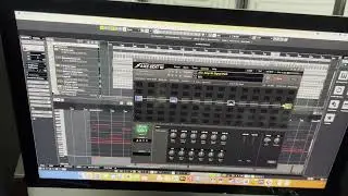OwnHammer Low End Essentials IR Test (Engl Savage into Axe FXIII as tone sculptor and cab loader)