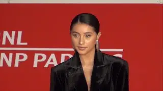 “La preside”, Ludovica Nasti sfila per i fotografi alla Festa del Cinema di Roma