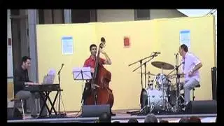 Julia - Adrian Carrio Trio