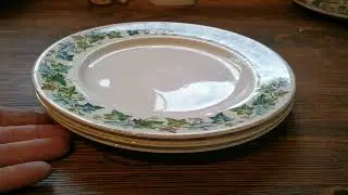 Johnson Brothers China Old Chelsea Ivy Leaf 10-inch Dinner Plate