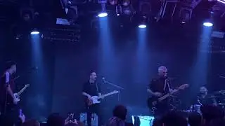 24.12.25 onur özdemir konserinde ağlayamam söylemeye  çalışıyor 