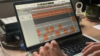 Comping vocals in Logic Pro (timelapse)