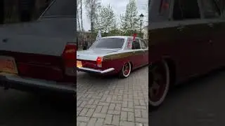 The old car Volga looks 👍