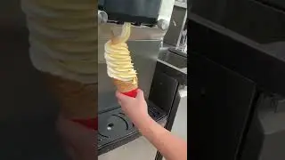 This Ice Cream Cone Just Keeps Growing! SO TASTY ICE CREAM  | Lulathecat 🍨🍨🍨 # Shorts