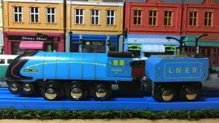 Bigjigs Heritage Mallard Collection with RMZ City diorama European City (03946)