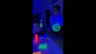 Luz Negra Aula Azul