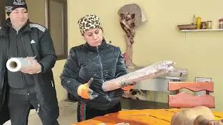 Ce ma pus Cristi să fac pe frig. Nu mai scăpăm de el 