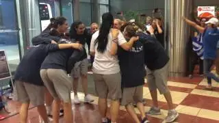 Ελλάς ολέ ολέ, Εθνικός ύμνος και τιρινίνι ξανά και ξανά...