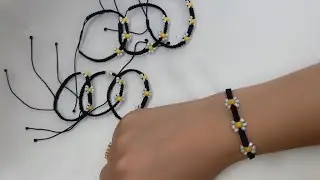 اسهل طريقةلعمل اسوارة الورد بلخرز على طريقة مكرمية/ ورد بابونج اصنعيها بنفسك /Friends bracelet🥰♥️