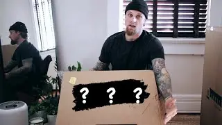 Unboxing Crash Pads from Organic Climbing