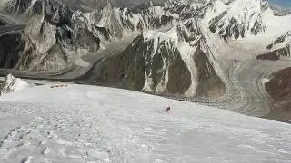 Skiing Broad Peak  7200 meters