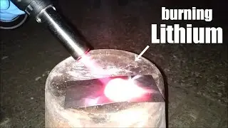 Burning Lithium ( Combustion of Lithium metal, Element Nr. 3 in the periodic table )