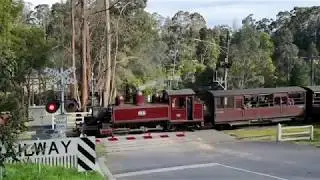 Level crossing - Old Monbulk Road, Belgrave, Victoria, Australia