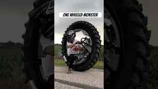 Он построил одноколесного монстра, внутри которого можно кататься 😳