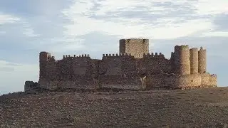 Explorando Castillo de Almonacid (Toledo)