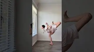 Boneless #yogaonline #yogaskills #flexibilitytraining #yogacoach #dancetherapy #movementmeditation
