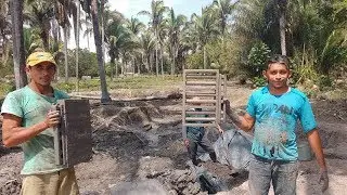 JOÃO DA BICICLETA NA LIDA DIÁRIA DA OLARIA