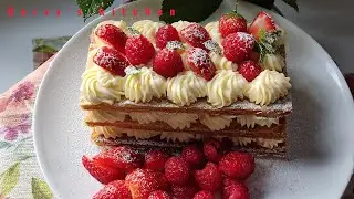 Gyümölcsös krémes mille-feuille / Puff Pastry with Fruit Mille-Feuille / Mille-Feuille aux Fruits
