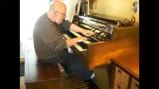 Mike Reed plays 
