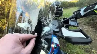 Accesorios BMW GS 1300 Trophy. wunderlich pantalla  y cubrecarter Sistema de maletas Bumot.