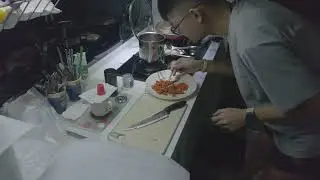 Cutting steak like an Asian scientist testing gravity beef edition 實驗結果肉爆飛 2
