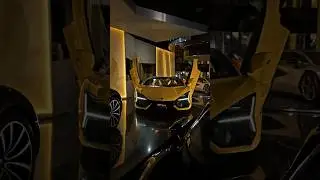 В автосалоне представлен Lamborghini стоимостью 500 000 долларов 💎