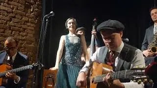 Flapper Swing, Instanbul