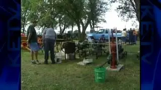 Iowa town hosts steam, gas engine show