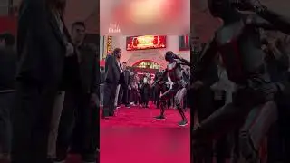 Tesla robot hits the red carpet and challenges Jared Leto to a &ldquo;duel&rdquo;