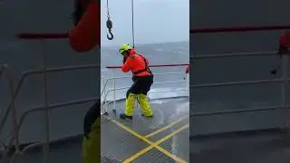Tough Women Offshore 🌊#northsea #ocean #ship #storm #bigwaves #waves #capture