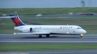 Delta Airlines Boeing 717-200 [N956AT] takeoff from PDX