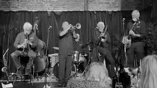 Once again on stage Papa Pider Jazzorkester... it was  2021 Contrast Public Pub...