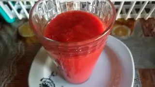Njoo tutengeneze healthy smoothy ya banana, embe, carrot n beetroot. #healthystuff.