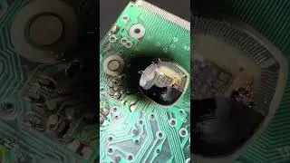 🖩 As&iacute; Se Ve El Procesador De Una Calculadora Cient&iacute;fica Casio Bajo el Microscopio