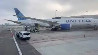 United Airlines Pushback from LAX - He will hold me fast song! Harpazo soon