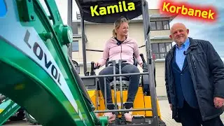 Kamila kopie rowy pod kable koparka LOVOL FR18E2-u bez kabiny i robi farmę solarów [Korbanek]