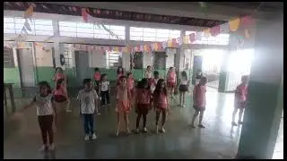 Minha dan&ccedil;a no palco no dia das crian&ccedil;as