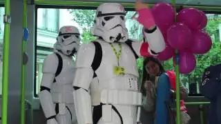 KaTy-k eta Star Wars-eko pertsonaiek Mugi erabili dute Donostia Ospitalera joateko