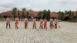 performa semapore dance sekolah SMP Negeri 2 sidareja, dalam rangka HUT SMA NEGERI 1 SIDAREJA